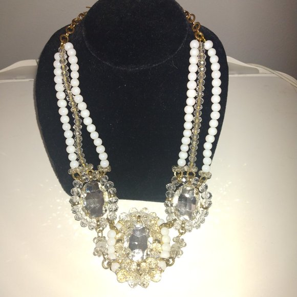 ❤️Massive MIRIAM HASKELL Statement Necklace Signed Milk Glass / Crystal - Picture 1 of 7
